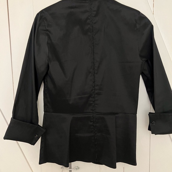 Black Taffetta Blouse
Brand: Tadashi Shoji
Size 08 - Picture 7 of 8